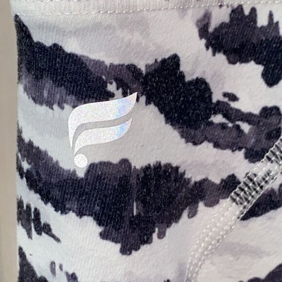 Fabletics Define PowerHold® High-Waisted Legging White Tigress Size Small - Picture 6 of 13